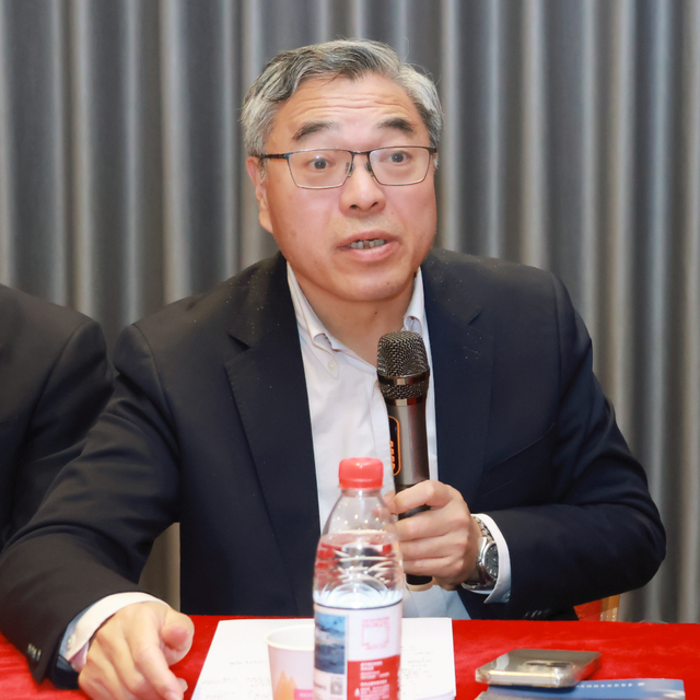 桐昆·中国纤维流行趋势2025/2026总结会在京举行