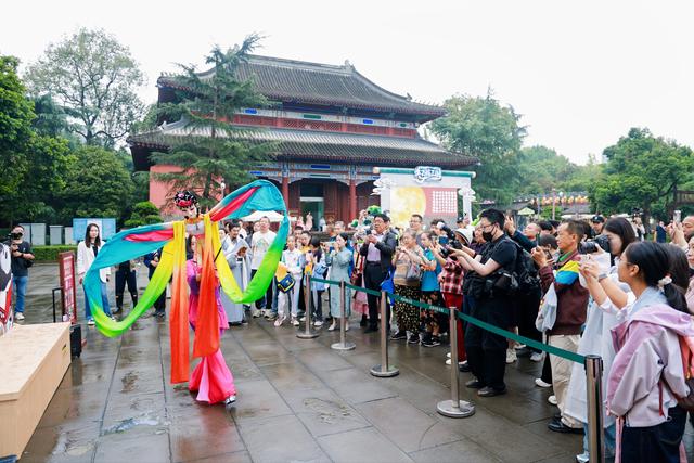虚实相融共绘三国幻境 多维体验激活千年文化 “月满华诞·幻游三国”2025成都武侯祠中秋国庆主题活动盛大开启