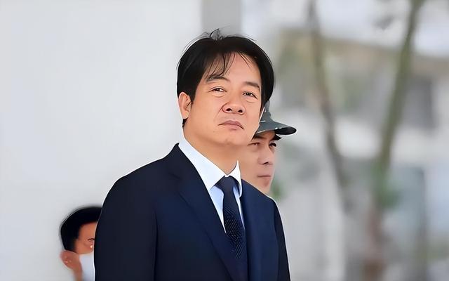 在中日关系敏感时期，他竟然率团赴日访问	，为了刷存在感毫无底线