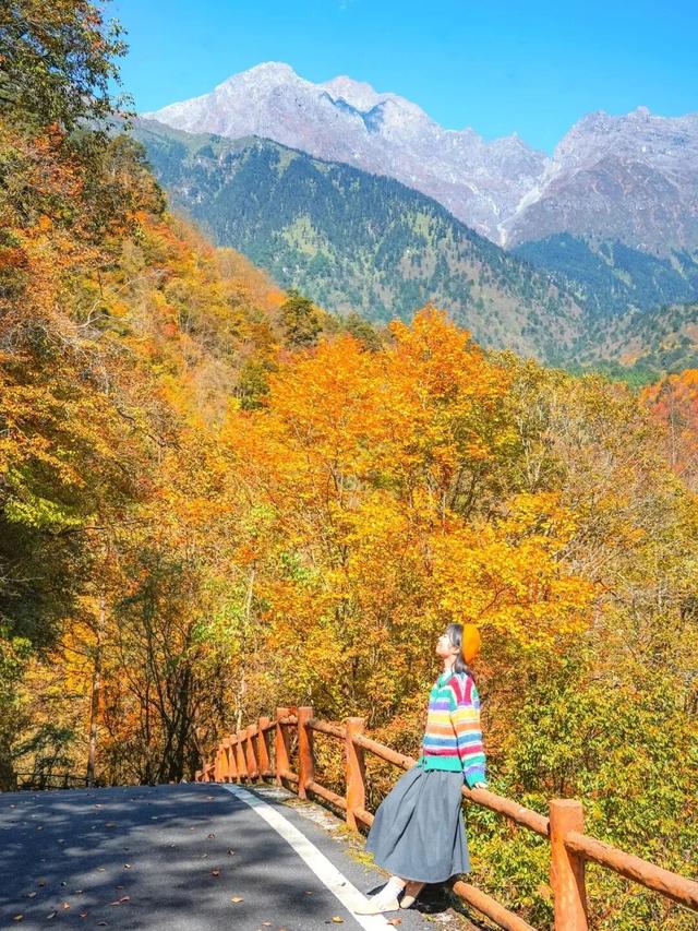 喇叭河五彩斑斓的秋天，就这样闯闯闯入视野！