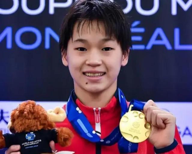 全红婵大变样！身高接近1米7长发黑衣气场十足，让黑粉们红了脸