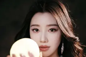 王鹤润，30岁了这身材一言难尽啊！真的是旱的旱死涝的涝死图片