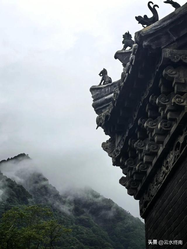 蜀道上的大人物，没有一个不来这里拜谒，但我是个看热闹打酱油的