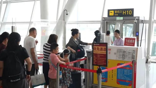 创历史新高！榆林榆阳机场暑运单月旅客吞吐量攀升至31.2万人次