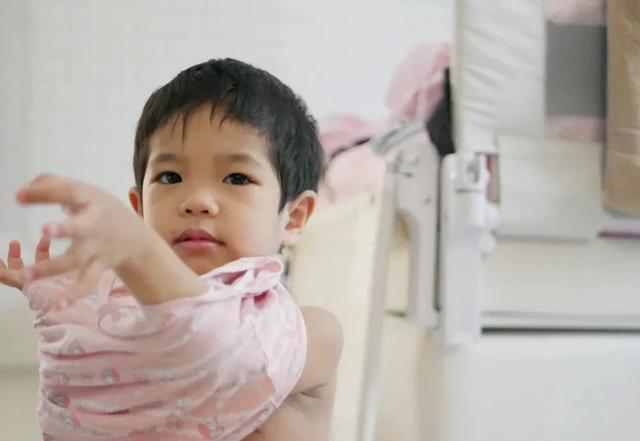 不要在小事上消耗孩子！越管越废？心理学家：这些事必须装瞎