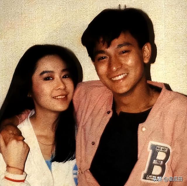 母亲46岁生下她，父亲刘德华用亿万富养，如今13岁她成了这个模样