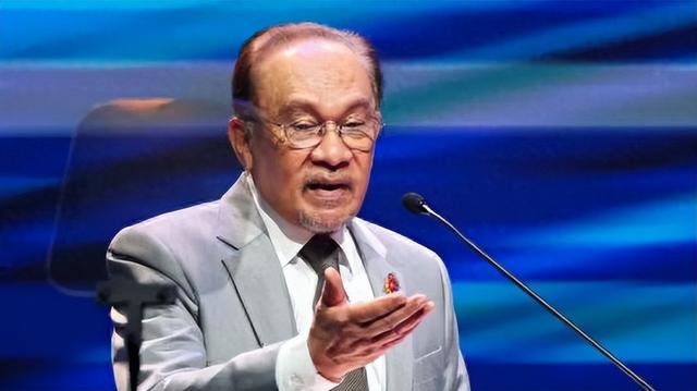 不给洪森一枪一炮！中国找到处理柬泰冲突的好办法，白宫终于发声