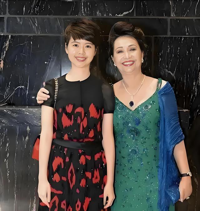 她被判死刑后，愿捐554亿帮国家赚钱，只求饶自己一命，结局如何