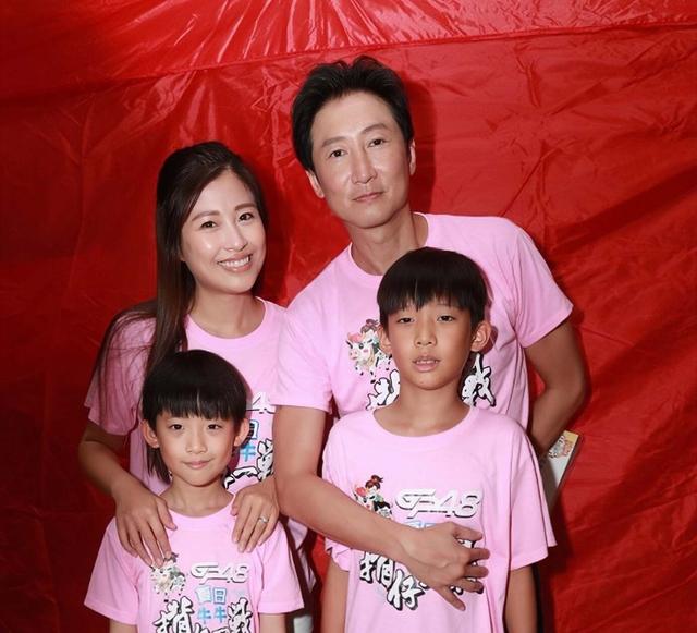 突发！知名港星举家搬离香港移居深圳，宣布这辈子都不再搬家