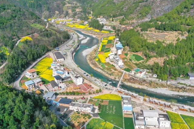 年味三峡，烟火巫山！平河乡徒步寻冬韵，刨猪宴暖透心间！