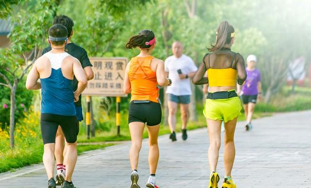 跑步整六年，我才悟出：跑步才是整个健康链的顶端