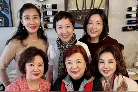 名媛谢玲玲竟跟蒋友柏母亲是闺蜜！从小一起长大，父辈皆来头不小图片