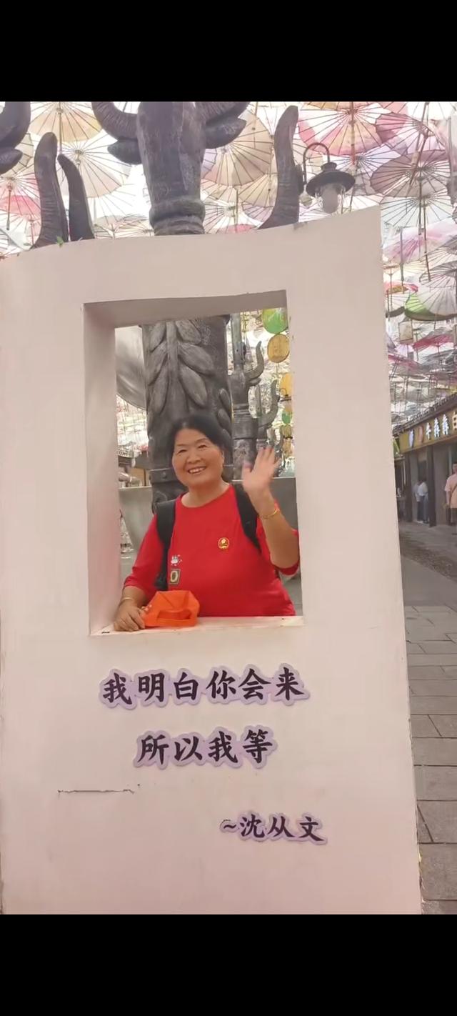 湘西凤凰古城，一个有人等的地方，今生一定要去，不负美城之约。