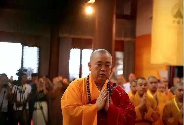 释永信倒台后，老乡才敢说实话，当年他想两三万一户买下整个村