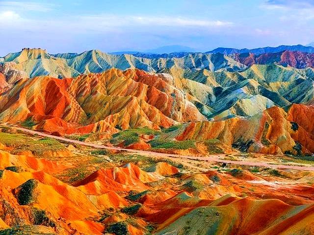 5 年亏 12 亿，游客减 36 万！甘肃张掖丹霞为啥不香了？