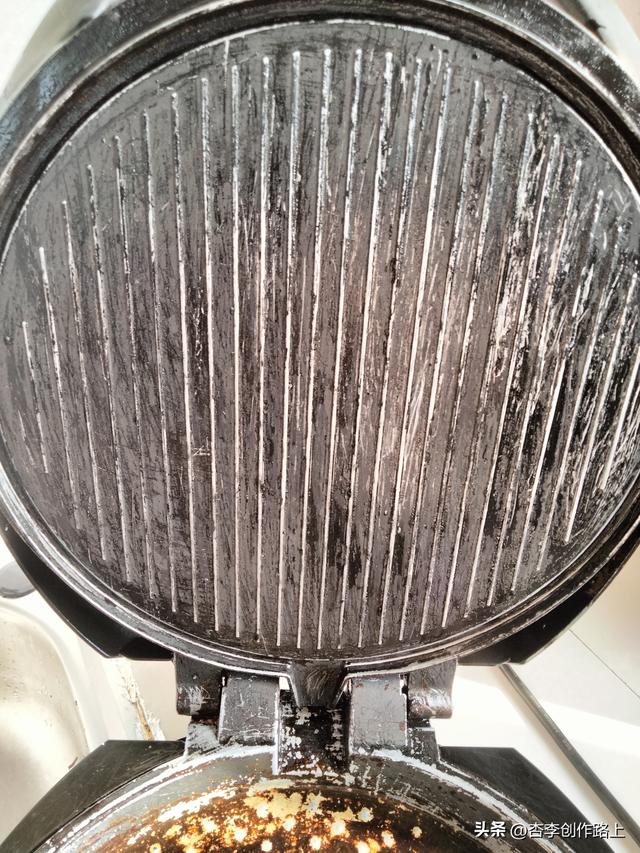 分享一下今天拿着刚网购回来的去污净在清洗电饼铛时所想所悟
