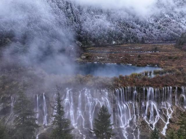 九寨沟冬日限定皮肤上线！快来九寨沟赏雪林彩池啦~