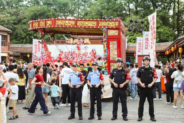 人心安 八闽大地“警”色美