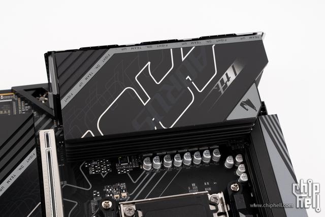 「装机不用挑，就选电竞雕」技嘉 电竞雕 B850M + 5080 FE + COOJ Z18 装机