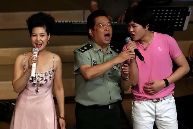 “免职风波”10年后，再看黄宏现状，才明白当初我们冤枉李双江了
