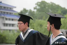 高级职称全日制硕士，待遇却不如刚毕业的大学生？原因很心酸图片