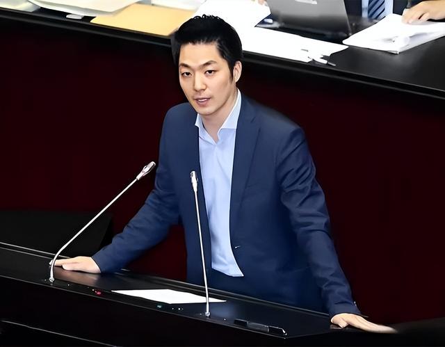 蒋万安反对两岸统一，已获民进党批准将再访大陆，大陆用10字回应