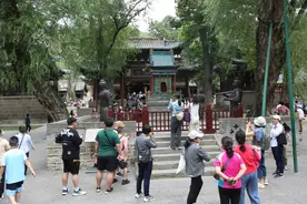 太原晋源区迎来暑期文旅客流高峰图片