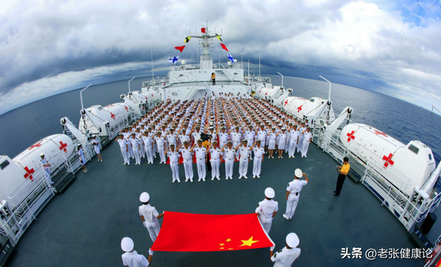 美专家：当美军第一波导弹干掉中国航母或两栖舰后，希望中国退让