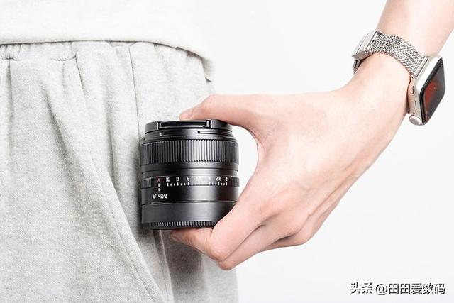 TTArtisan 40mm f/2 突袭上市！ 两难抉择？ 比 Viltrox 更狠？