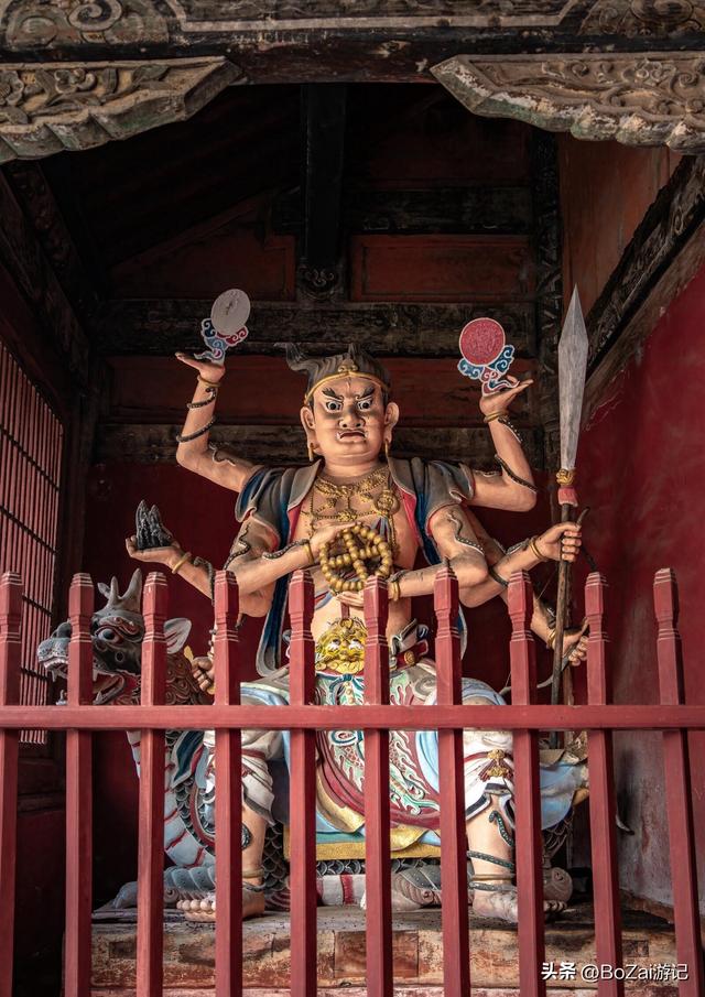 四川深山惊现明代小故宫，龙纹瓦当+楠木巨寺，逾制之谜藏六百年