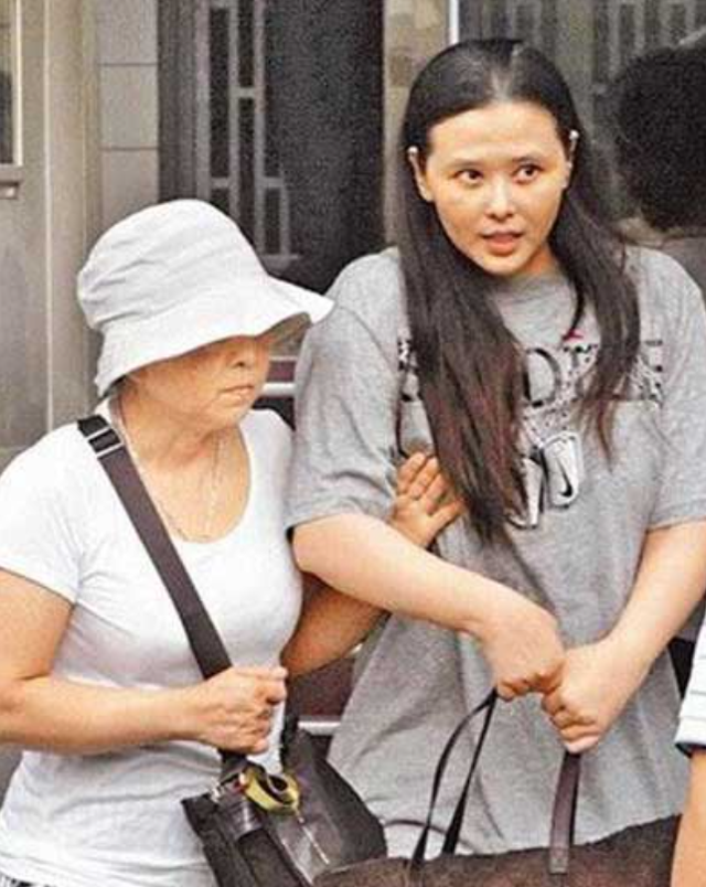 长得漂亮却坏事做尽，3次入狱	，被摘除4处器官的她，如今过得怎样