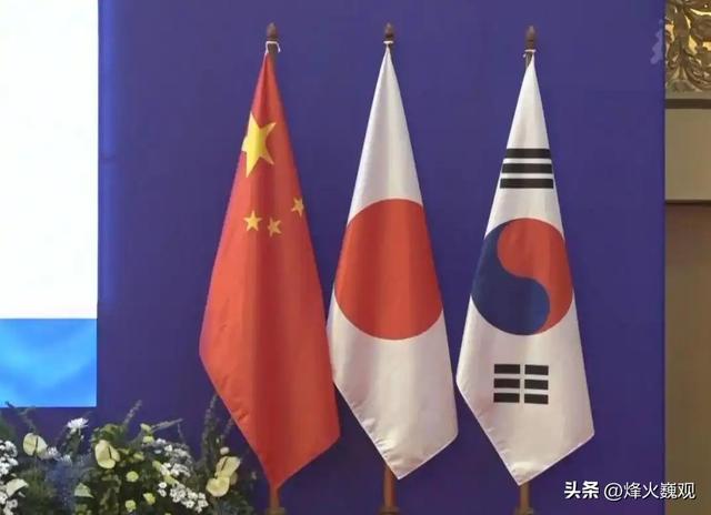 中方制裁下狠手，高市早苗知道怕了，紧急派人访华，要当面解释