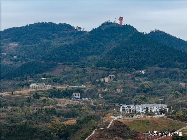 凤凰山：川北群峰间的历史褶皱，藏着张献忠的生死与秘宝传说