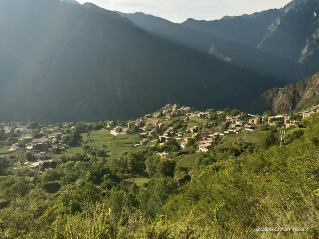 游四姑娘山，再到中路藏族
