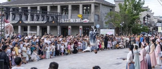 凭邓紫棋门票可免费游玩赣州这个景区，82元还可入住景区酒店