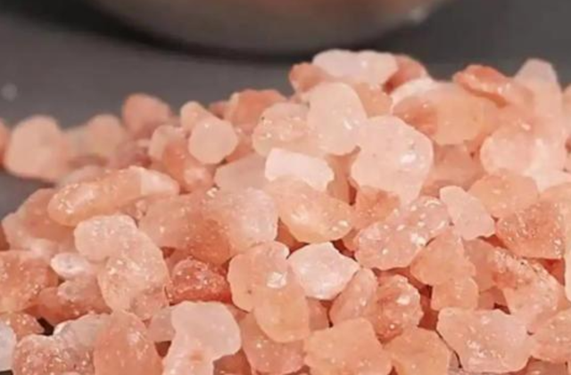 央视曝光！又一网红产品暴雷，长期食用伤肝肾，很多家庭都在用