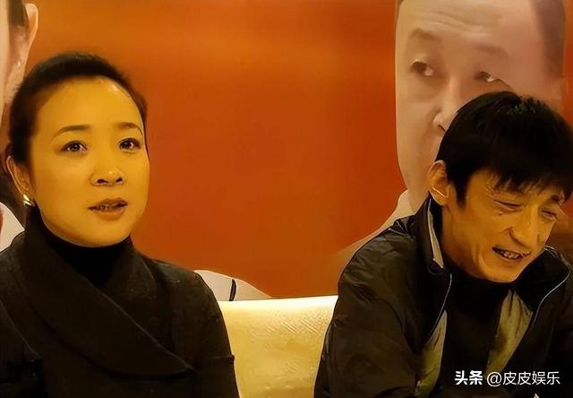 她是国家一级女演员，多次给坐轮椅丈夫戴绿帽，如今儿子也是演员 第10张