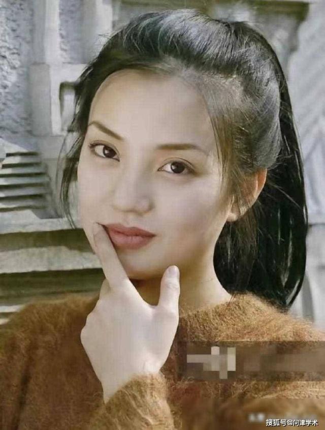 拔出萝卜带出泥！49岁赵薇近况被曝，原来“封杀”只是冰山一角