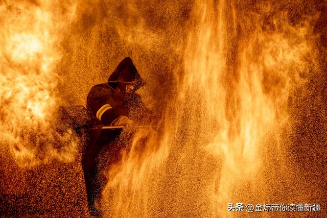 乌伦古湖黄金海岸景区借福海冬捕节分会场东风全力“添柴”冰雪游