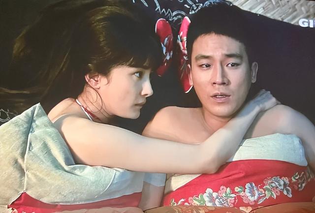 全身8处纹身还演农民？央视《生万物》闭眼选角，张艺谋一语成谶