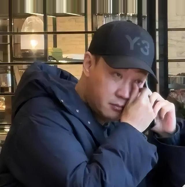 朱媛媛去世不到1年，52岁辛柏青现身春晚彩排	，恶心的一幕出现了