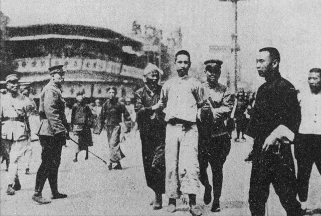 他是中央组织部原部长，69岁官至正国级，长子如今是全国政协委员