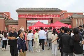 中考开考！方山县莘莘学子执笔书写青春答卷图片