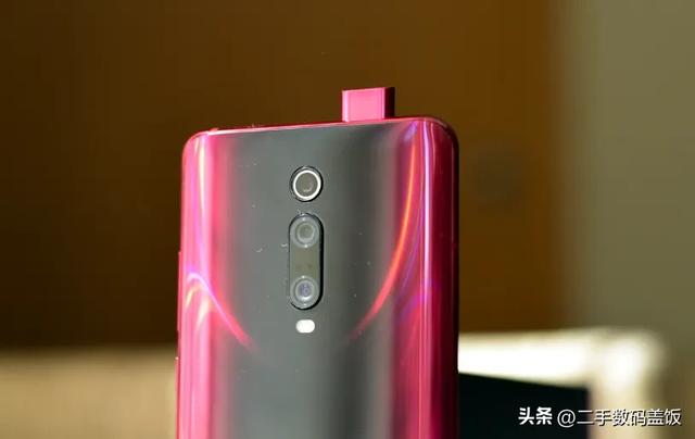 前置升降摄像头+真全面屏，2025年依然能上车的300块的神机！