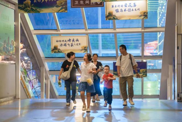 家长问爆了：「月映武夷」凭什么成暑假“必修课”？