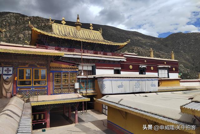 拉萨市：走进哲蚌寺