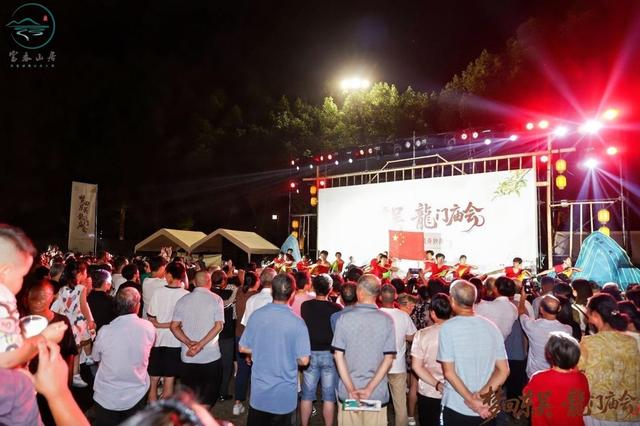 国庆中秋长假首日“炸”场！龙门古镇逛到腿软停不下来，美食吃到扶墙走！