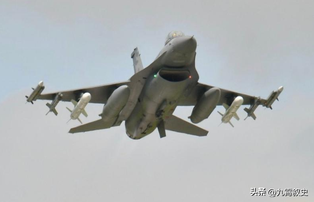 特朗普撕毁承诺，上亿军火将抵台，中方再抛美债，美国大动脉被切