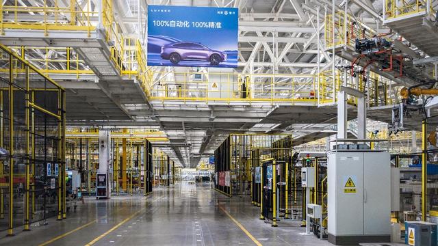 余承东尹同跃签智界战略合作，超百亿投入领衔，智界2.0亮杀手锏