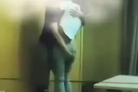 安徽铁塔视频事件最新后续，涉事男女身份曝光，官方通报处理结果图片